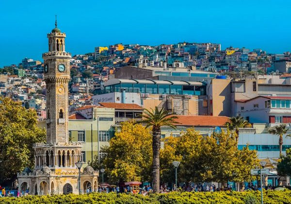 İZMİR BÜYÜKŞEHİR BELEDİYESİ İLK SIRADA