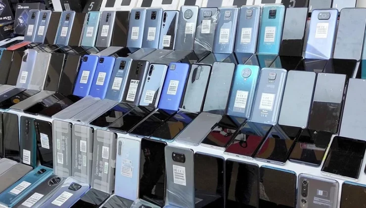 Gümrüklerde oyuncak ve kaçak telefon operasyonu