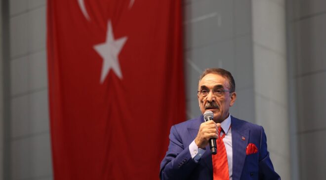 ‘ÇOCUKLAR BESLENSİN’ DİYE FEDAKARLIK YAPIYORUZ